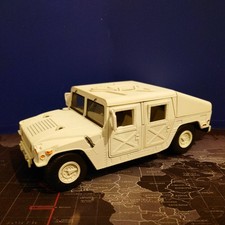 Motor Max Humvee 1:24 Scale Diecast Model 73252