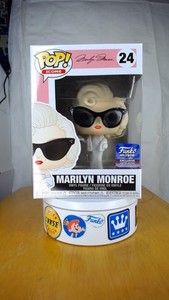 Funko POP! Icons: Marilyn Monroe #24 - Fnko Hollywood Grand