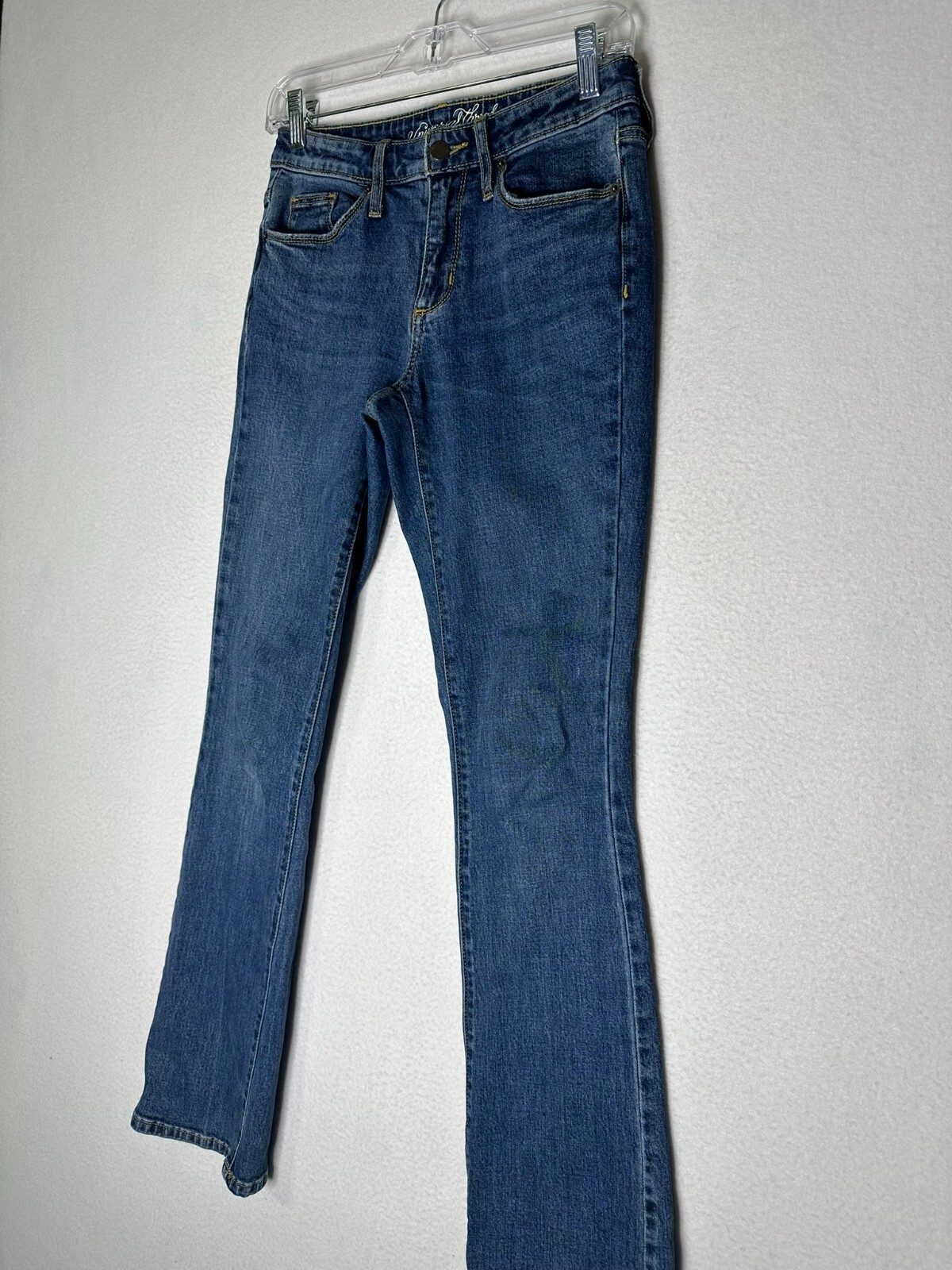 Universal Thread Medium Wash Long Blue Jeans Woma… - image 2