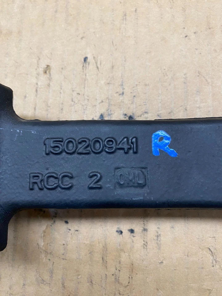 99-07 Chevy Silverado/GMC Sierra 2500 3500 RIGHT FRONT TOW HOOK 15020941 GM OEM Foto 4 de 4