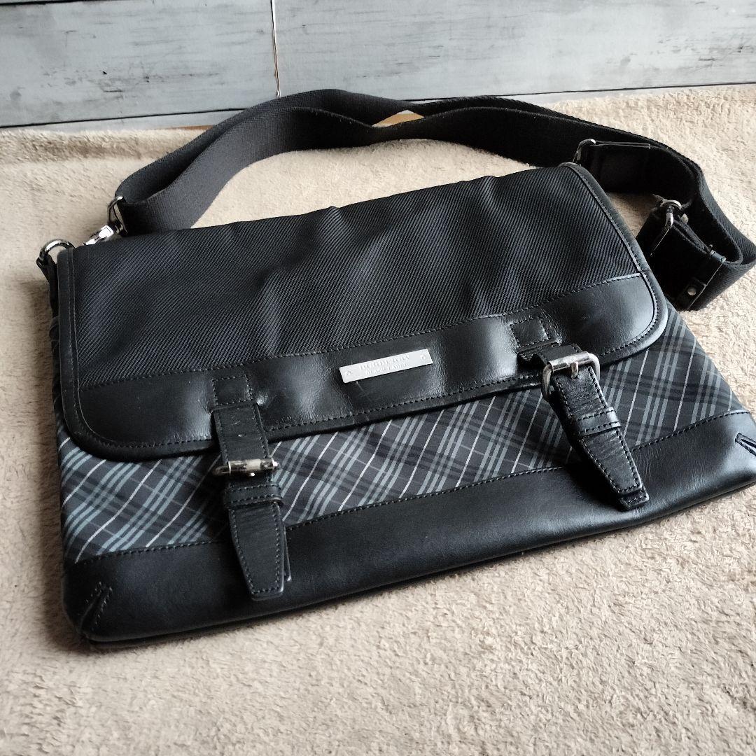 Burberry Black Label Messenger Check A4 Pc Storage Possible