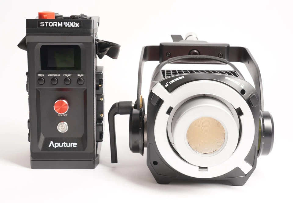 Aputure STORM 400x 可调白色 LED 单灯带彩色调谐(金色底座) — 第 2/4 张图片