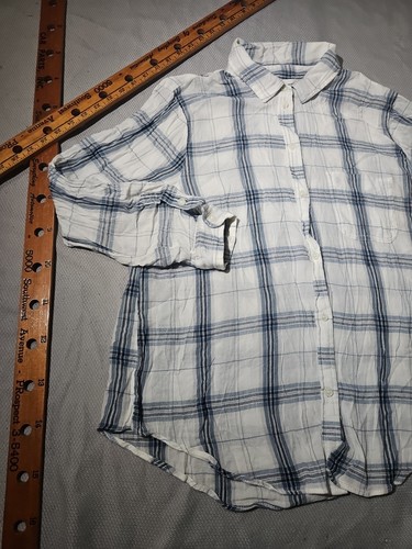 Camisa American Eagle para mujer mediana blanca ajuste de novio a cuadros lengüeta enrollable preppy - Imagen 6 de 13