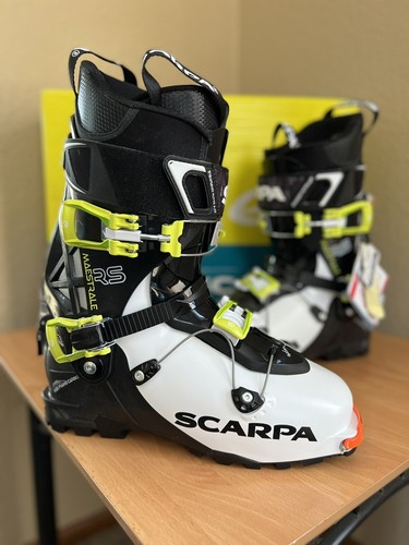 scarpa maestrale rs alpine touring ski boots