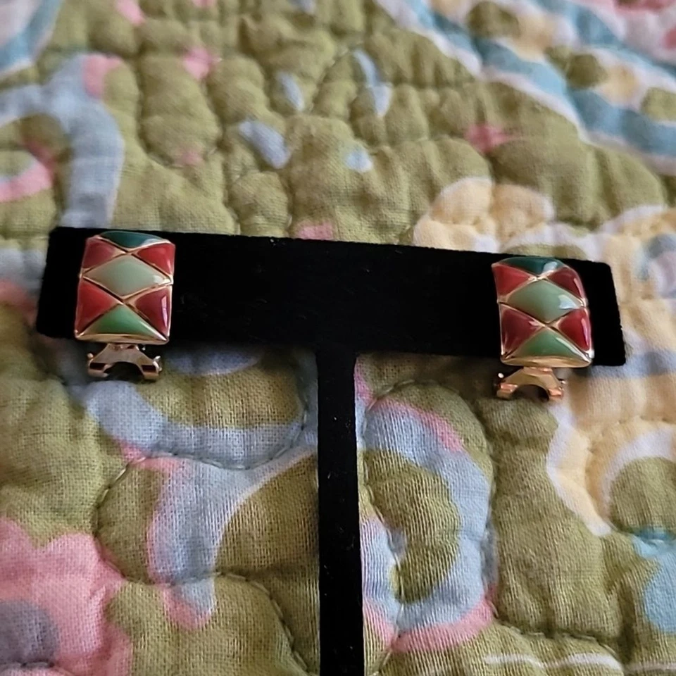 Винтажные золотистые серьги-клипсы с эмалью Liz Claiborn - Изображение 2 из 4