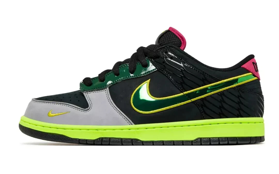 Size 12 - Nike Dunk PE Low What the Duck - University of Size 12 - Nike Dunk PE Low What the Duck - University of