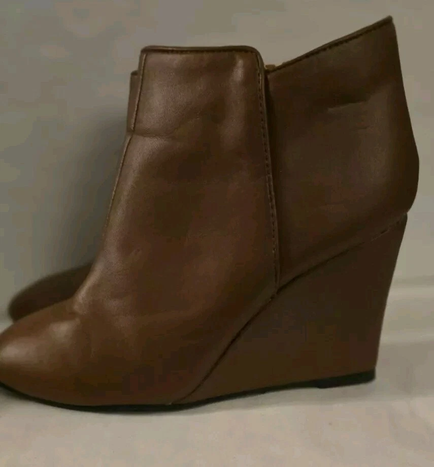 Botín Charlotte Russe Marrón Cuña Talla 8M Foto 2 de 4