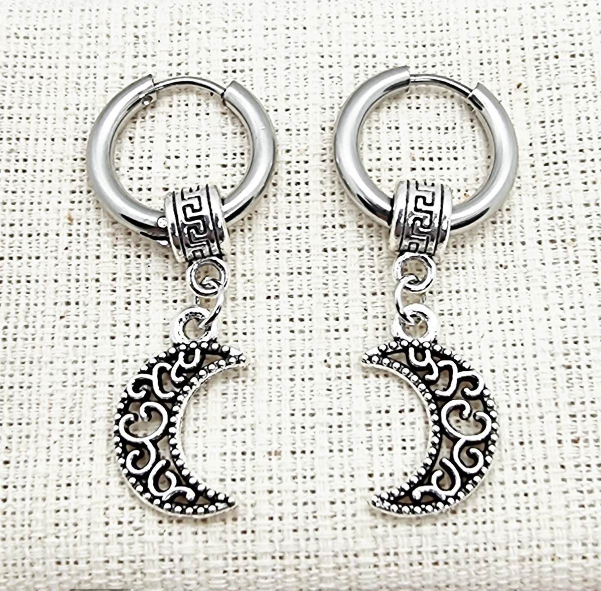 Semplice Icona In Stile Arte In Linea Con Mezza Luna O Mezzaluna Mobile Declino Simbolo Della Notte E Piatto Lineare Illustrazione Image211437772 - Foto 13