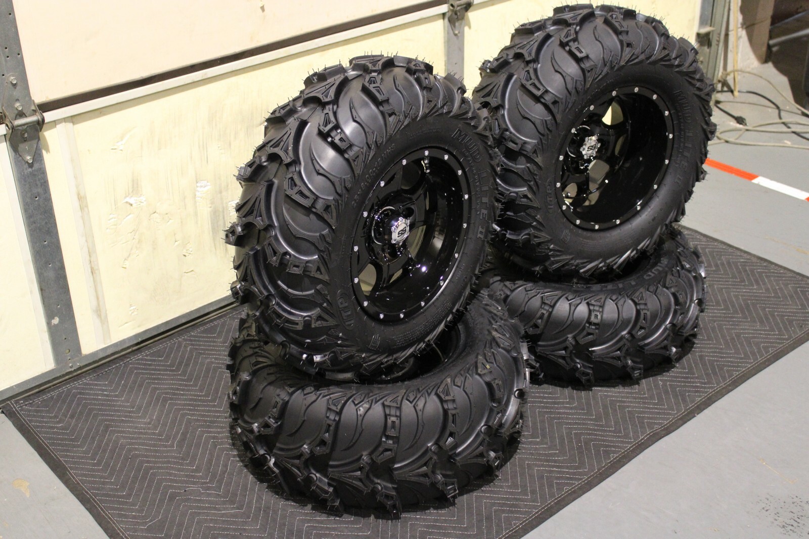 RANCHER 420 SRA 25" USA ITP MUD LITE II ATV TIRE & COBRA BLK WHEEL KIT