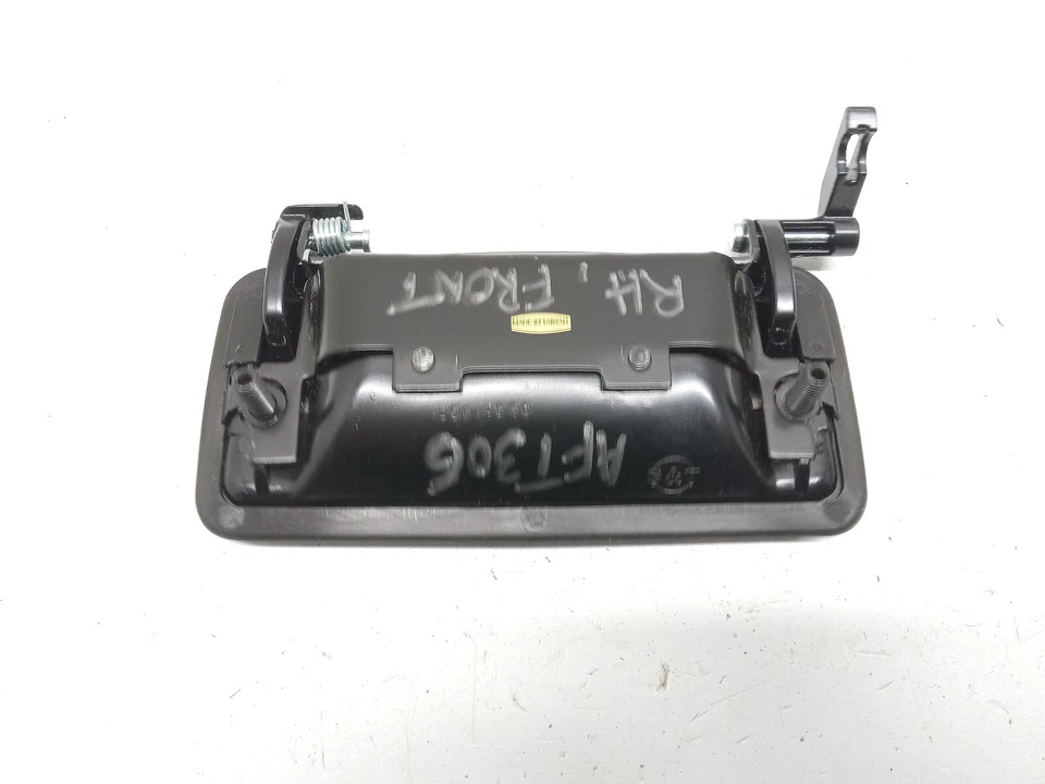 1990-1994 CHEVROLET LUMINA CAR FRONT RIGHT SIDE EXTERIOR DOOR HANDLE OEM - Image 4 of 4