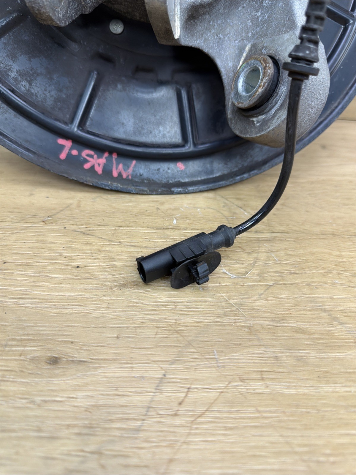Maserati Ghibli 2017-2024 Rear Left Steering wheel hub
