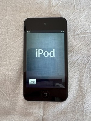 Apple iPod Touch 4th Generation 32GB - Black - Good Condition
