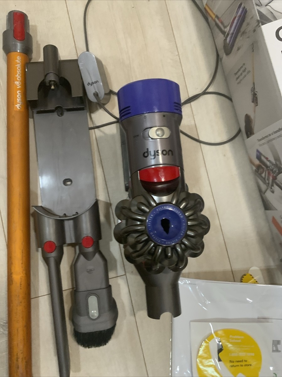 取引ページ Dyson V8 Absolute Cordless Vacuum | Silver/Nickel | New