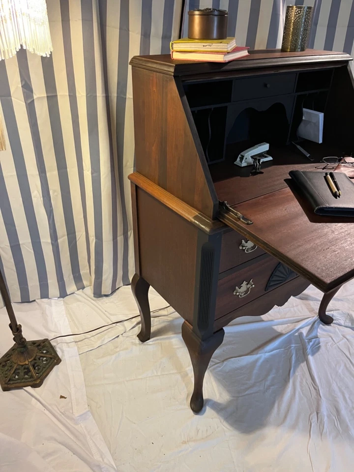 Винтажный антикварный секретарский стол с откидной передней частью в стиле королевы Анны начала 1900-х годов - Изображение 4 из 4