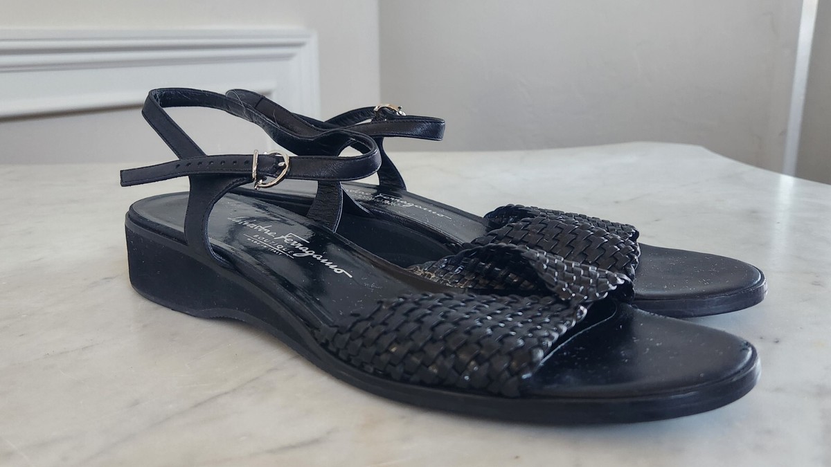 Salvatore Ferragamo Womens Black Napa Leather Slingback  display picture 1