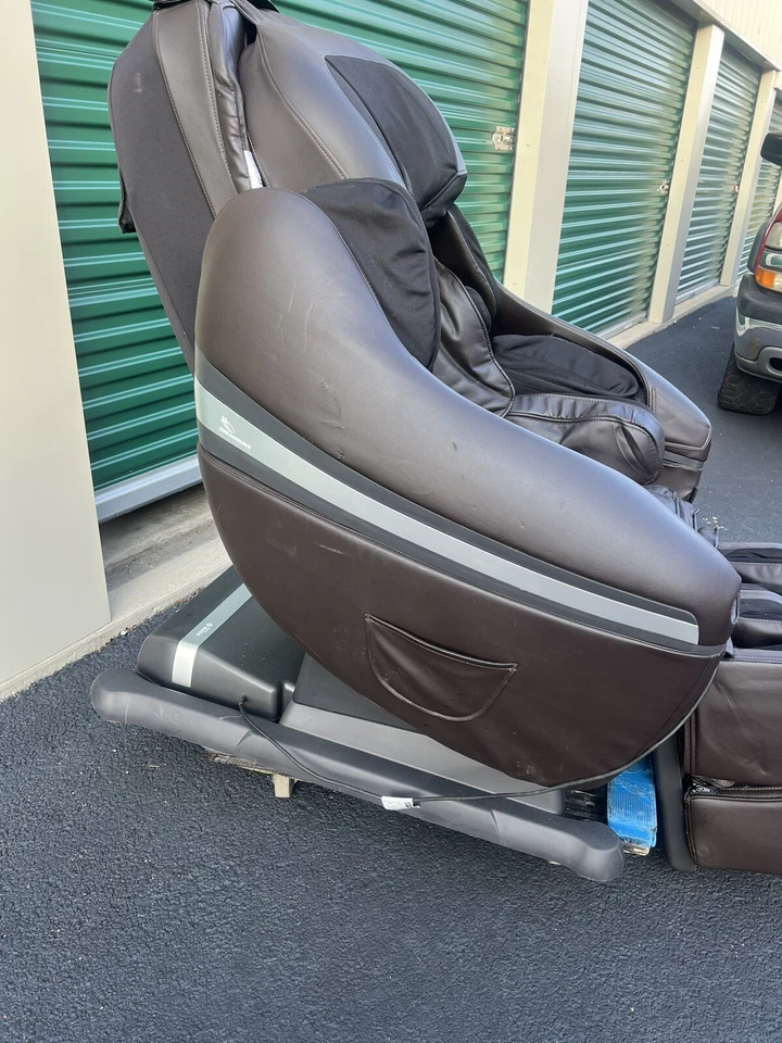 Silla de masaje Inada Sogno Dreamwave. Foto 3 de 4