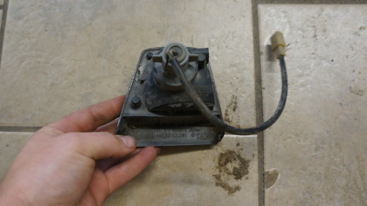 86 87 Kawasaki GPZ1000 ZX1000 Ninja Rear Left LH Turn Signal