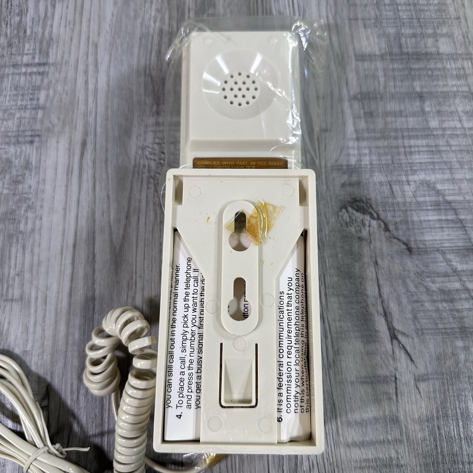 как выглядит Vintage Electric Telephone Wall Hanging FCC Corded Registered C9D7I8 New In Box фото