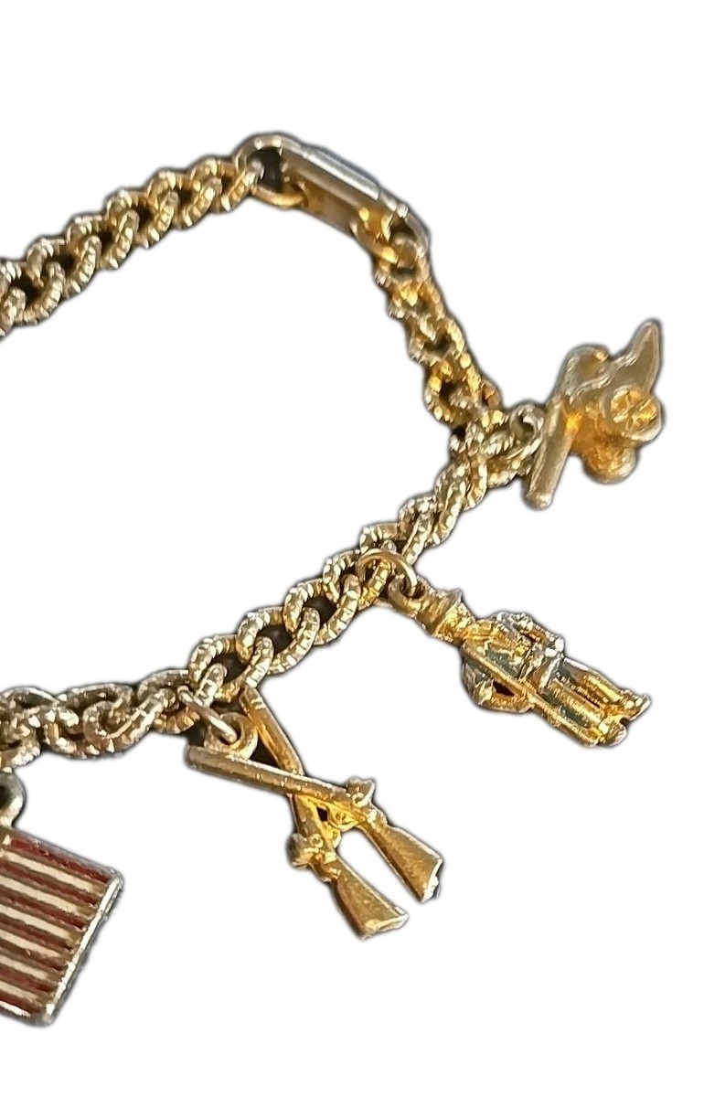 Vintage Civil War Silvertone 7 Charm Bracelet Canyon Soldier USA Flag Guns View 4