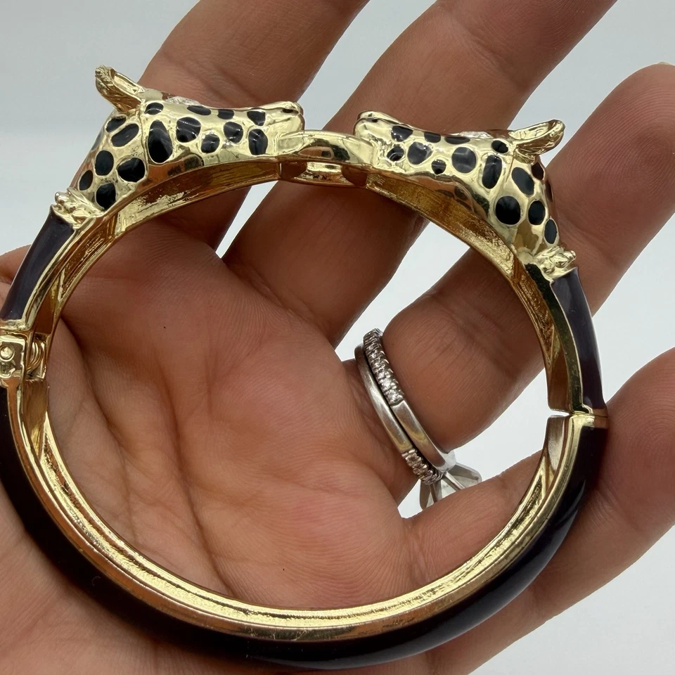 Brazalete De Colección Doble Cabeza Pantera Leopardo Granate Esmalte Tono Dorado Abrazadera Foto 2 de 4