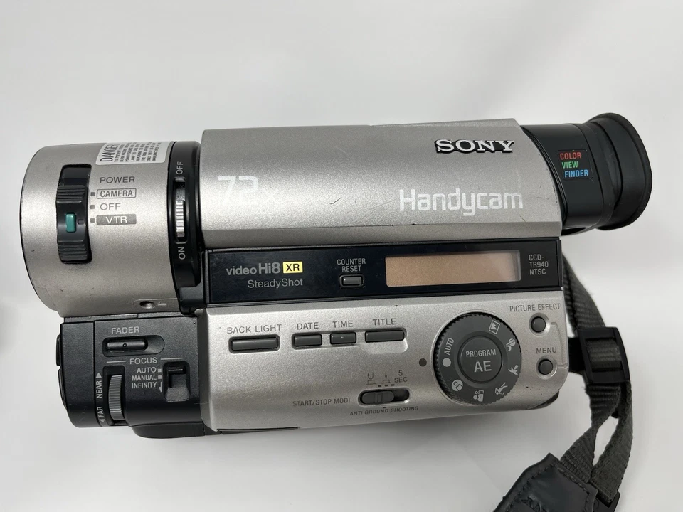 Sony Handycam CCD-TR940 Silver Black 72x Digital Zoom Hi8 Stereo Camcorder - Image 2 of 4