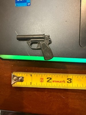 1/6 scale Hasbro - Planet of the Apes Major Leo Davidson  flare gun