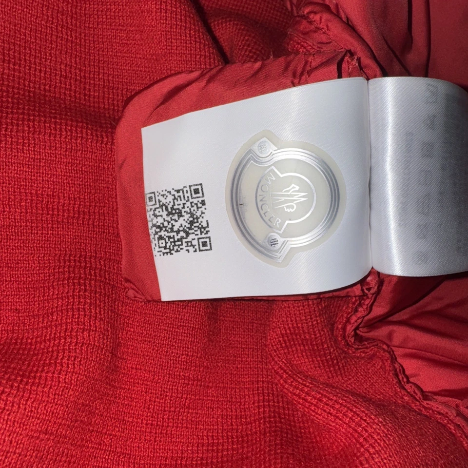 Moncler Light Weight Wool Nylon Jacket Red Size S Pre Owned Authentic - Image 3 of 4