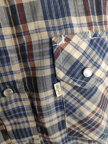 levis white tab shirt