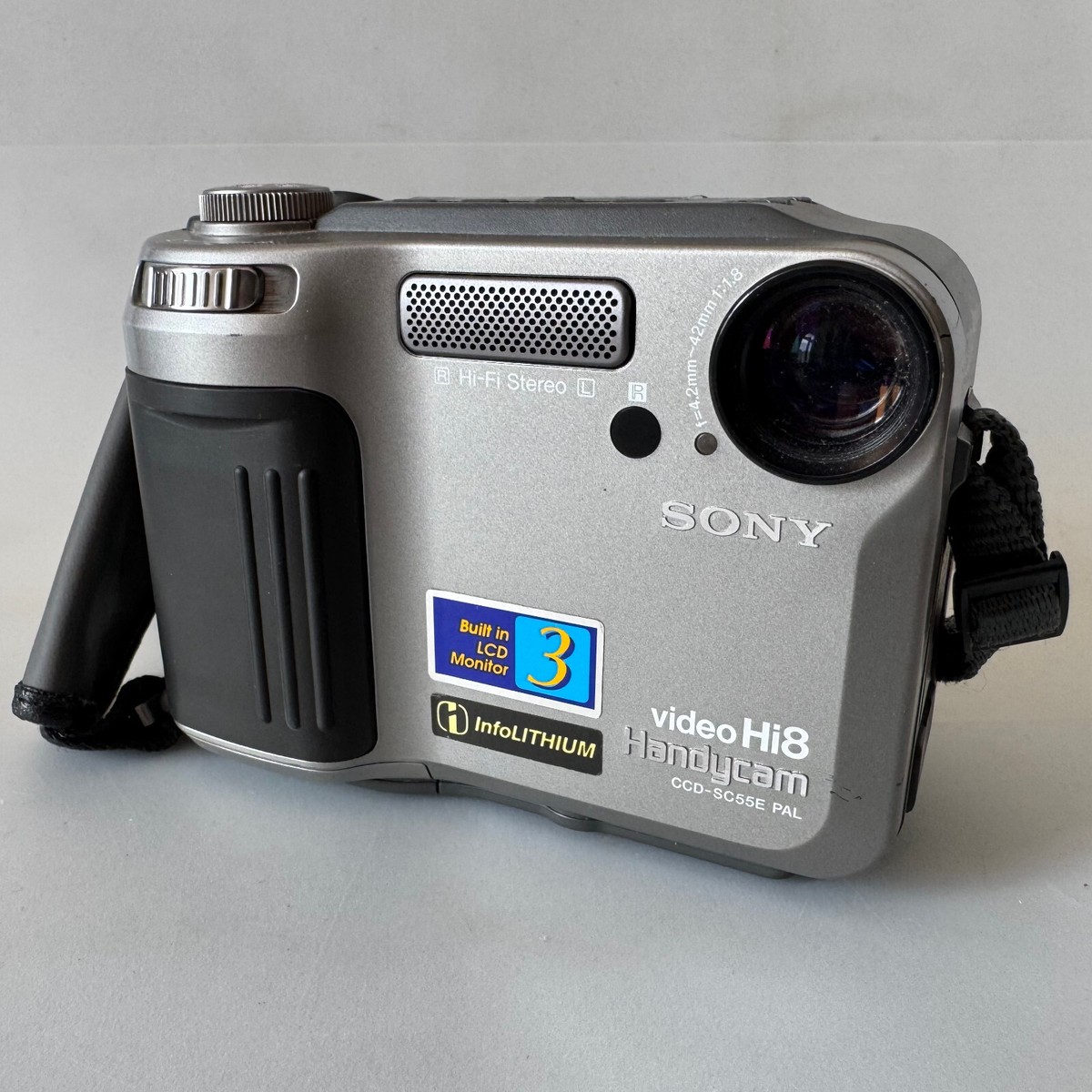 Sony CCD-SC55E Hi8 Handycam Camcorder Digital Video Camera