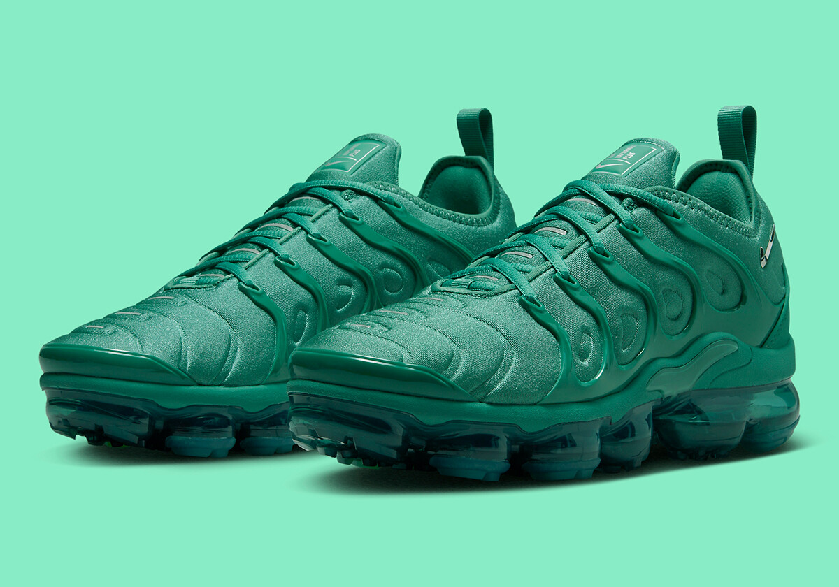 Women's Nike Air Vapormax Plus Emerald Bicoastal Chrome HF5048-361