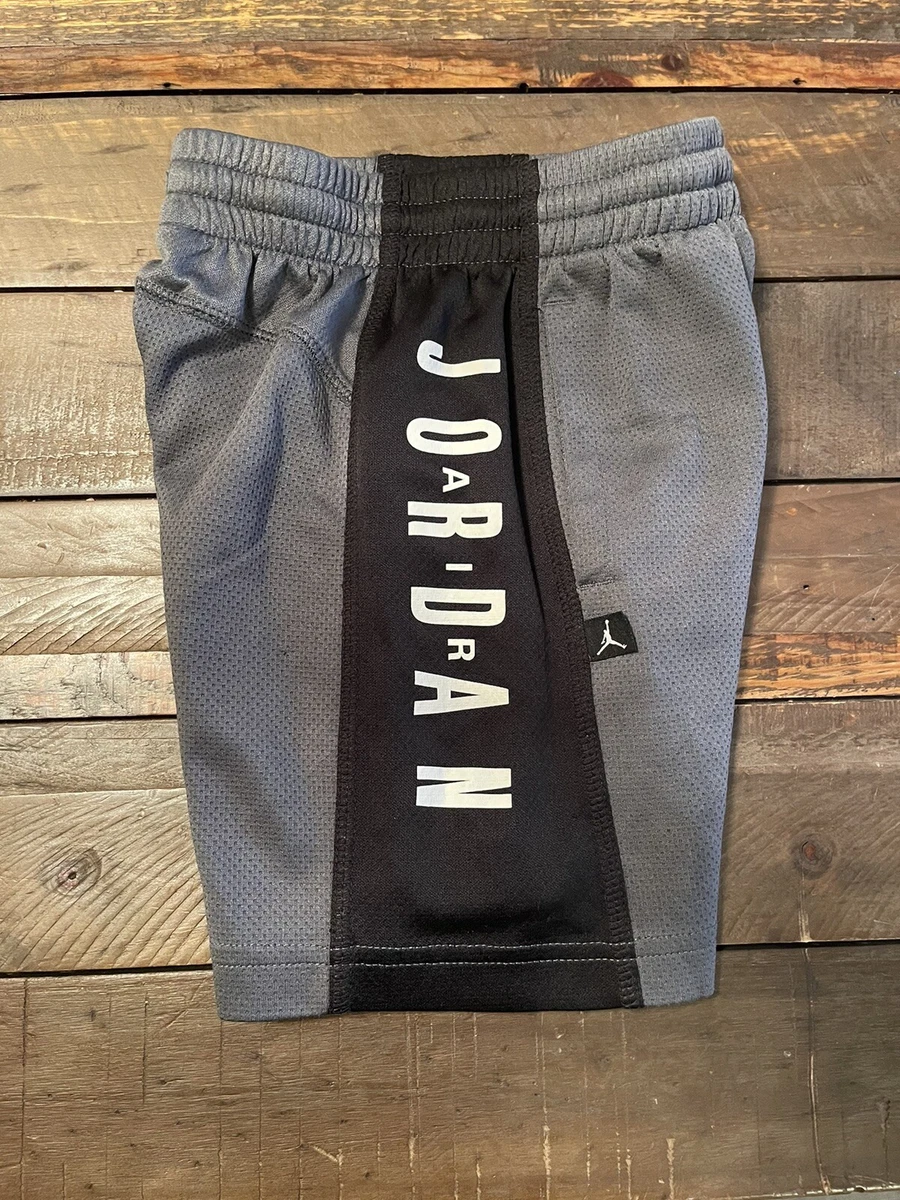 Nike small top boy size
