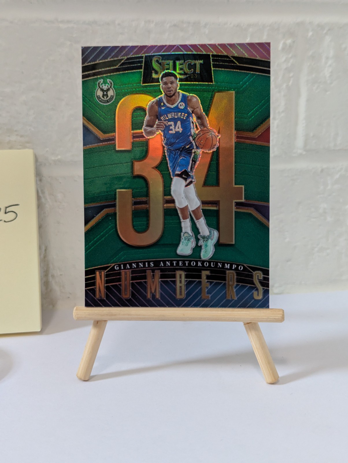 2022-23 Panini Select - Select Numbers Giannis Antetokounmpo #9 Green Prizm