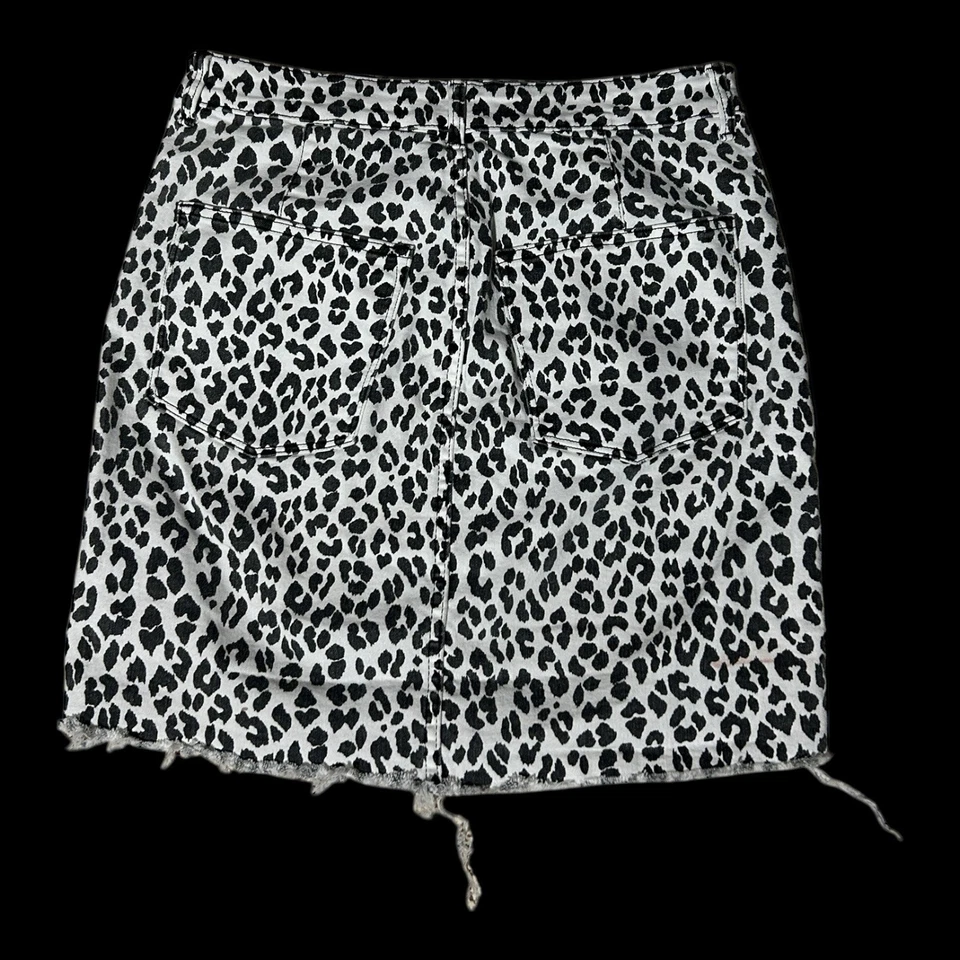 & Denim 8 Mini Skirt Animal Print leopard Cheetah womens Size M - Image 2 of 2