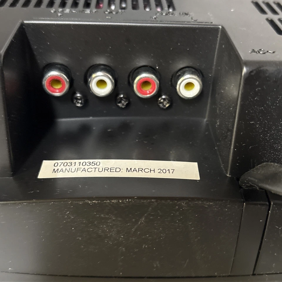 GPX CD Home Music System HM3817DTBLK With 2 Speakers Radio FM AM Remote - Image 4 of 4