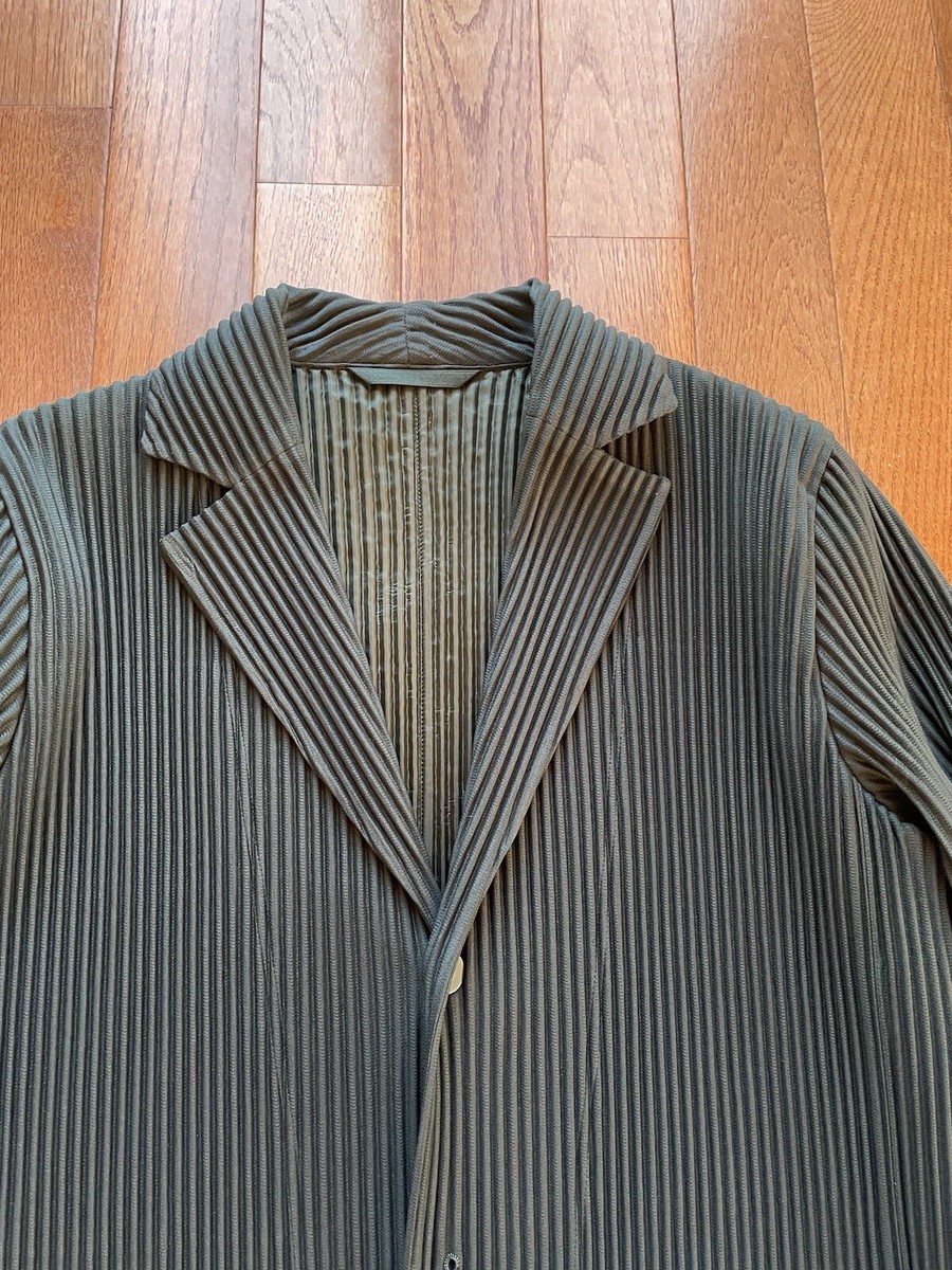 Issey Miyake Homme Plisse Pleated Overcoat Forest Green Issey Miyake Homme Plisse Pleated Overcoat Forest Green
