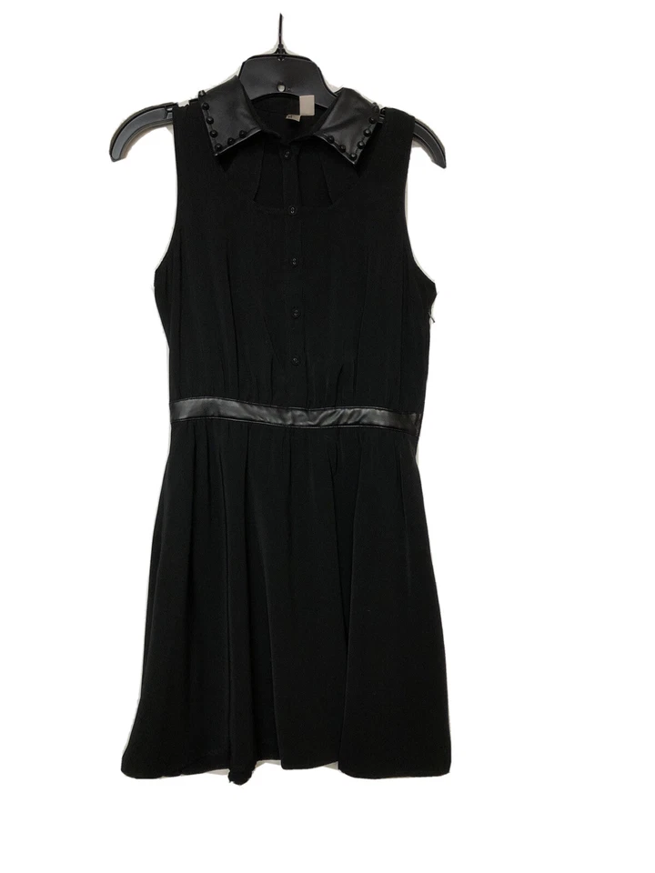 Vestido de festa Forever 21 exclusivo preto couro sintético colarinho cravado e cintura tamanho P - Imagem 4 de 4