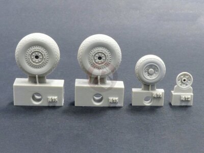 Plus Model 1/48 Wheels for B-26 Marauder (Late, Diamond Pat.) (3 wheels) AL4092