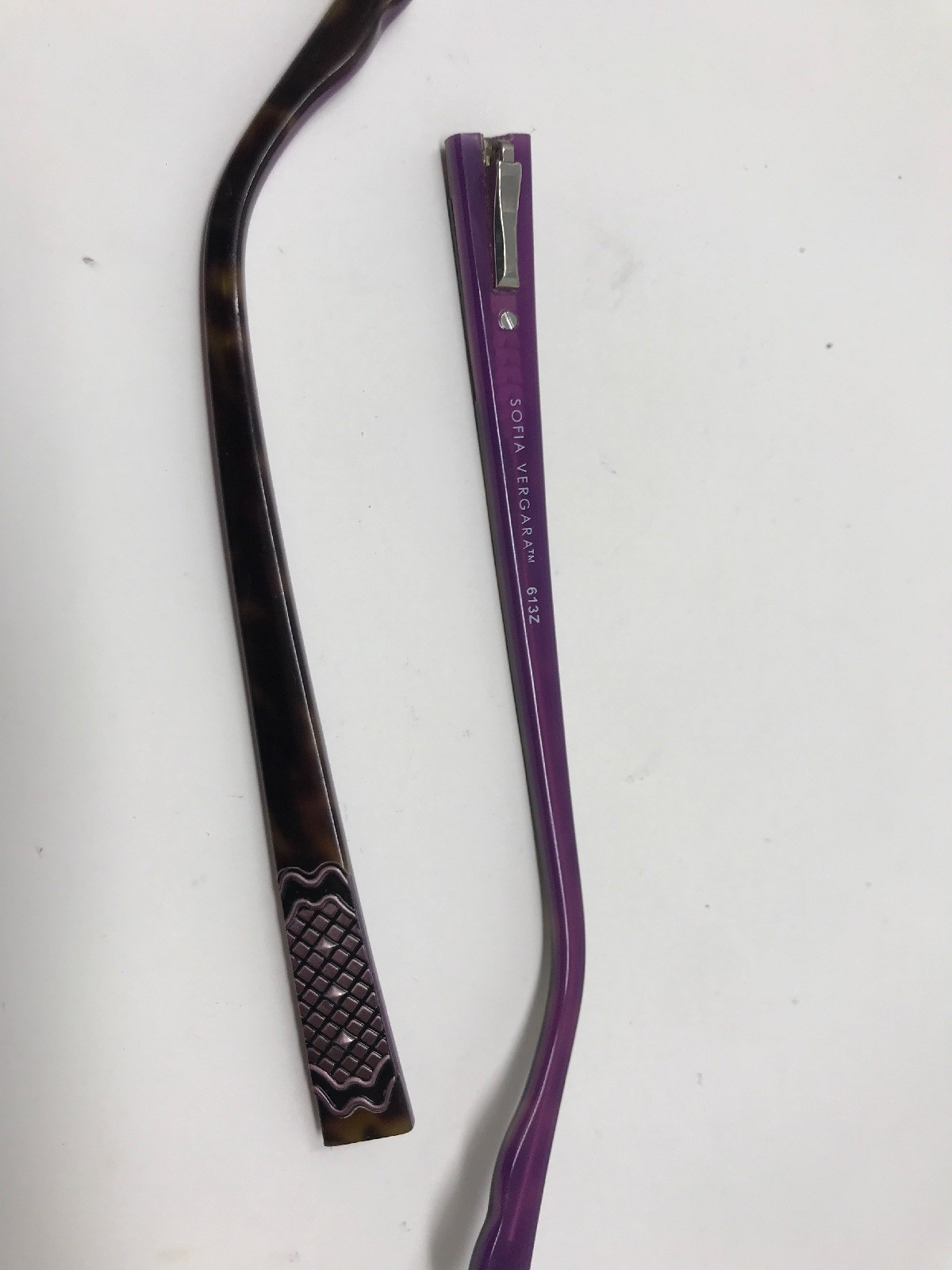 FOR PARTS Authentic Temple Arm Legs Replacement Sofia Vergara 613Z 024