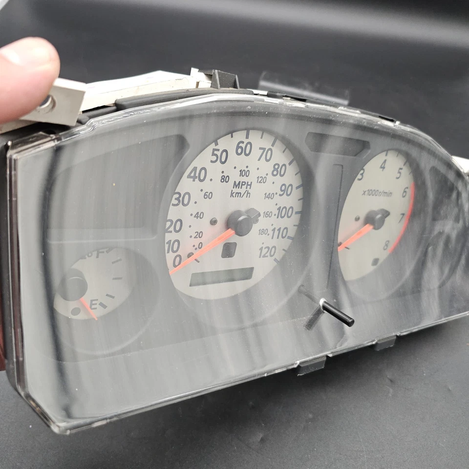 Cuadro de instrumentos velocímetro Nissan Pathfinder 2000-2001 medidores velocímetro Foto 3 de 4