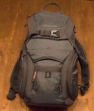 Vanguard Fotorucksack Adaptor 41 + Cullmann Magnesit Copter Stativ + Blitz