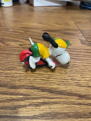 Snoopy Racing on bicycle, Peanuts
