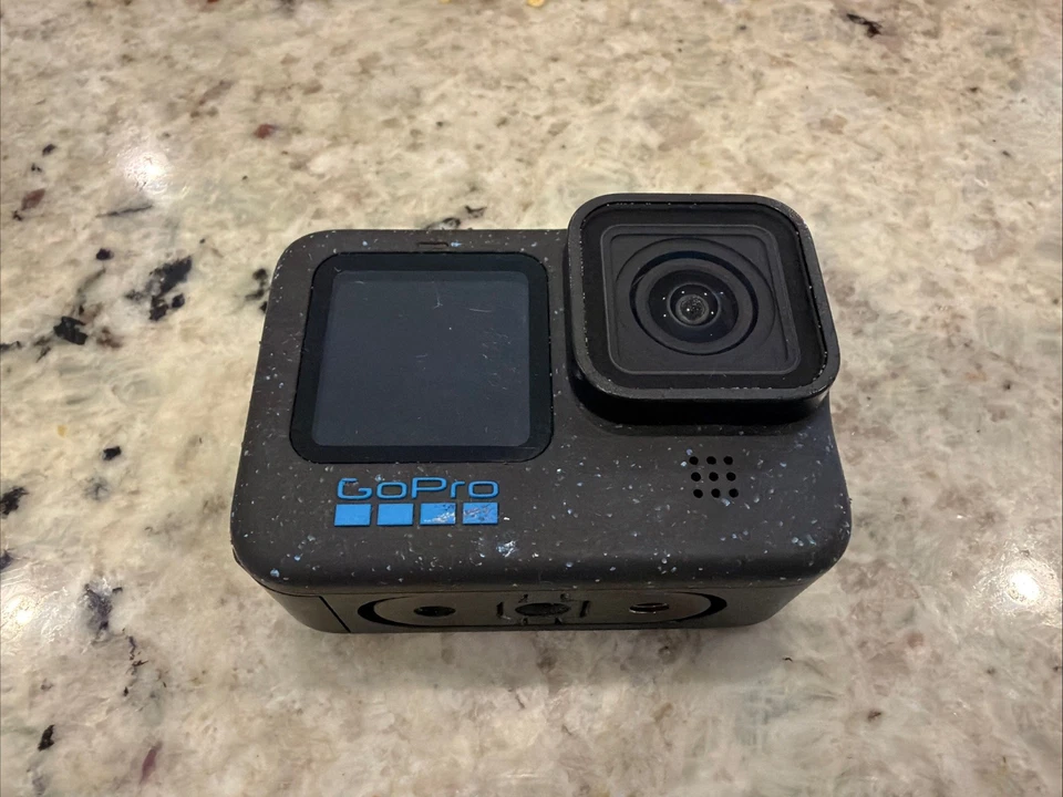 [Used] GoPro HERO12 - Bundle with accessories - Image 2 of 4