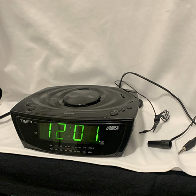 Timex T227BQ Digital AM/FM Clock Radio Alarm w/ AUX & MP3 Input Black