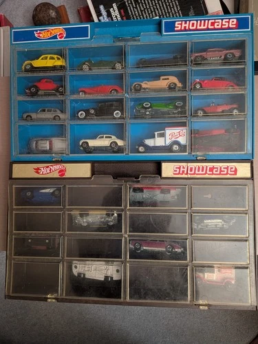 Lot of 2 Hot Wheels Showcase Display Cases + 24 Vintage Matchbox/Hot Wheels Cars