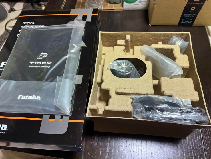 Futaba 10PX-R404SBSE T10PX 10-Channel 4G Telemetry Radio System Receiver  - Image 3 of 4