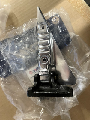 Sym VS 125 Right Foot Rest Peg 5072A-VS1-000 (BOX 43)