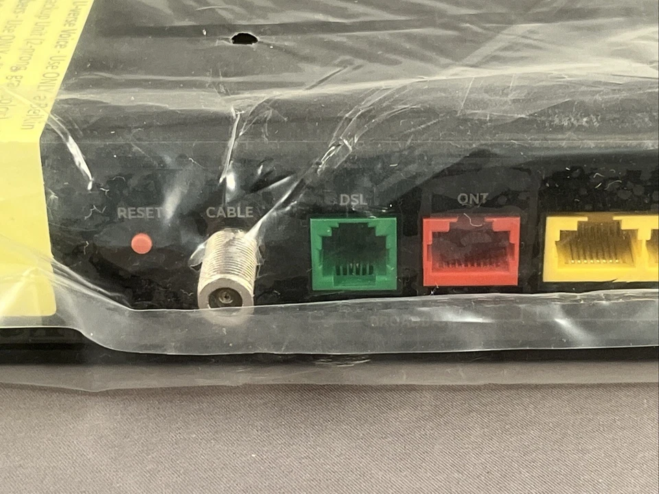 AT&T 2Wire 3801HGV 4-Port 10/100 Wireless G Router 4201-001134-002 - Image 4 of 4