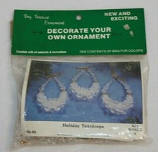 Vintage Holiday Teardrop Christmas Ornament KIt 86-82 Merri Mac NIP