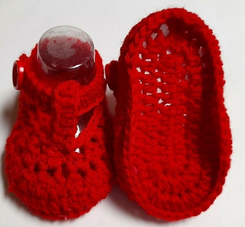 Handmade crochet red adjustable T bar strap baby booties/shoes 0000 7.5 cm - Picture 4 of 4