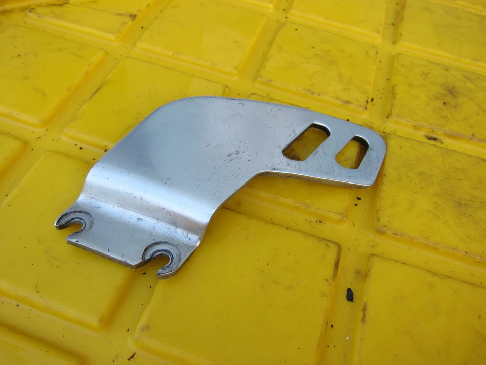 Yamaha FZR 400 1989 OEM juego trasero derecho cubierta de protección del talón Foto 3 de 4